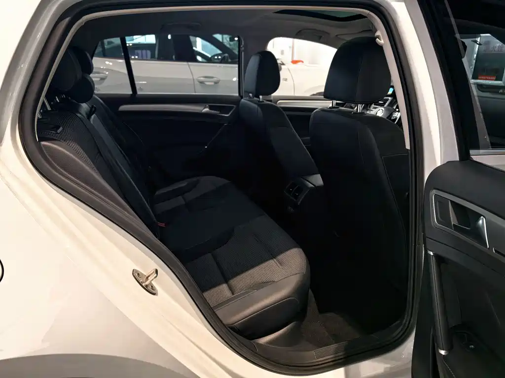 Volkswagen Golf — миниатюра 9