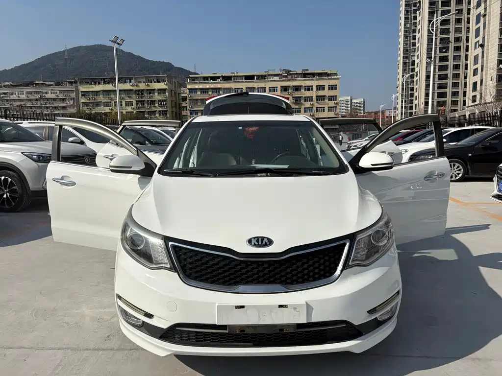 KIA K2