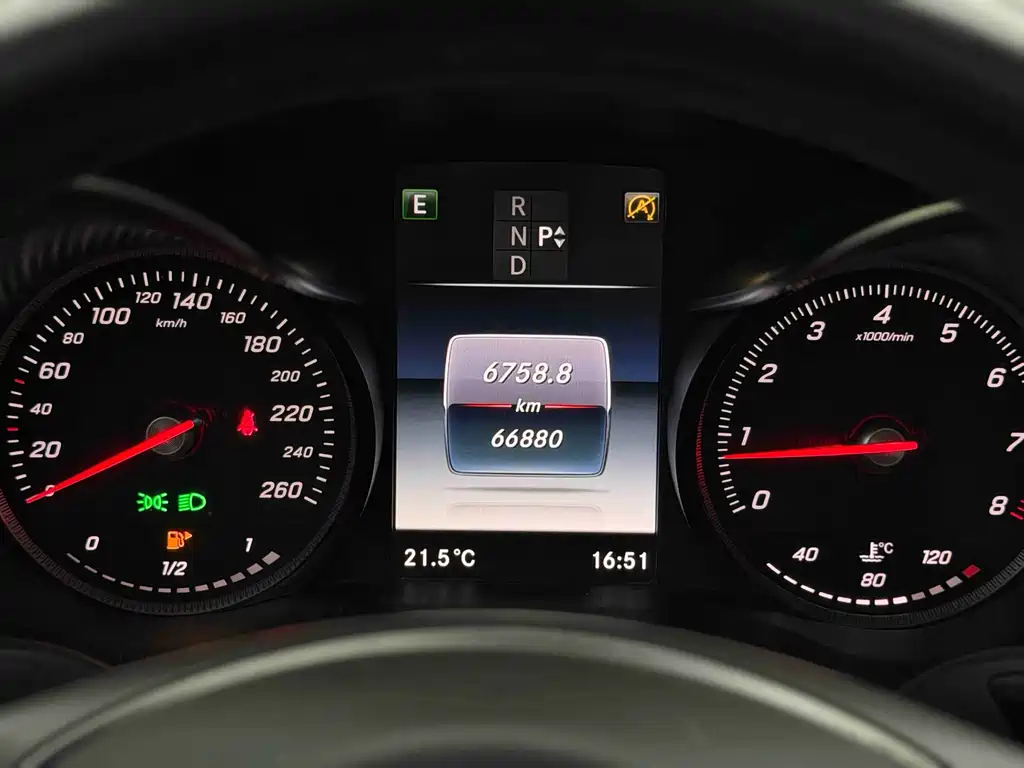Mercedes-Benz GLC — миниатюра 9
