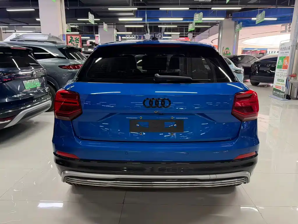 Audi Q2L e-tron — миниатюра 5
