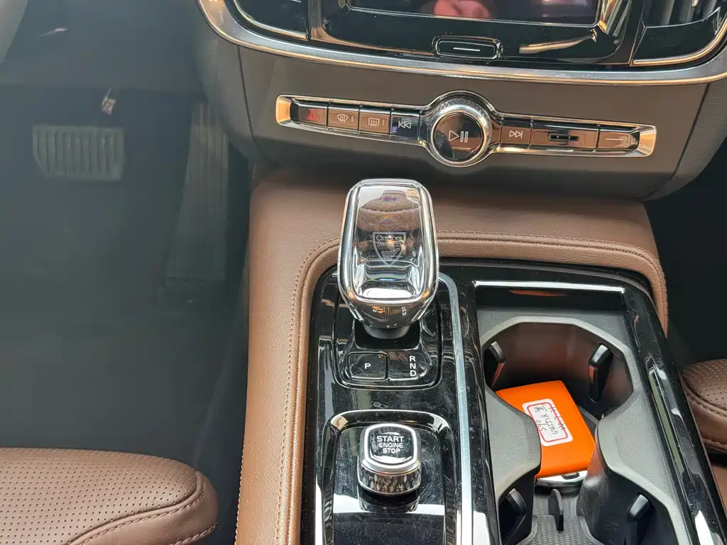 VOLVO S90 PLUG IN HYBRID