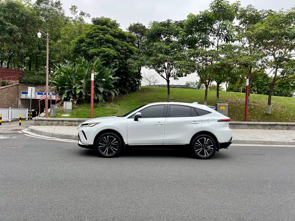 Toyota Venza 2022 2.0L CVT Luxury