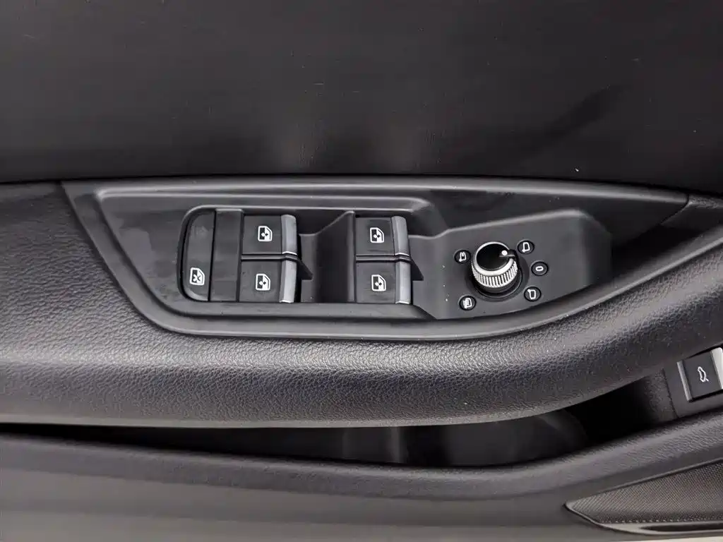 Audi A4L 2023 40 TFSI Fashion