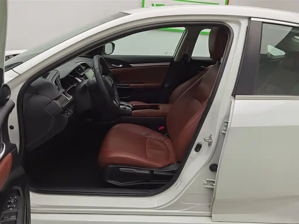 Honda Civic 2016 220TURBO CVT Luxury