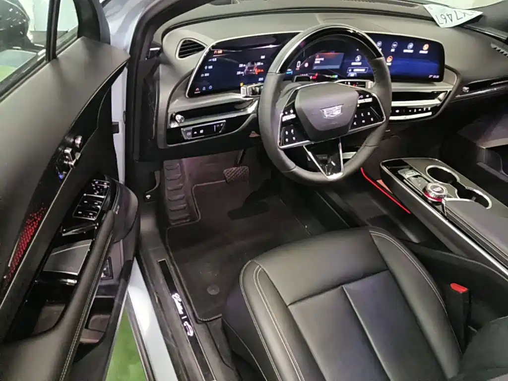 Cadillac Lyriq — миниатюра 16