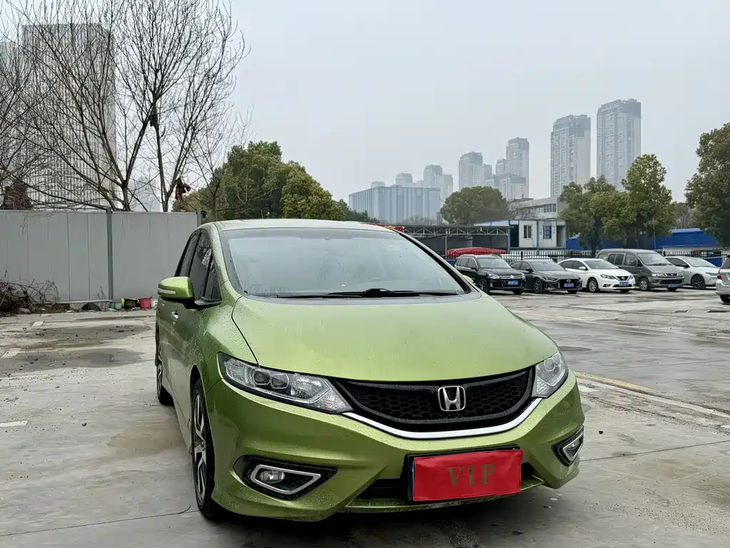 Honda Jade 2013 1.8L CVT Luxury 5 мест