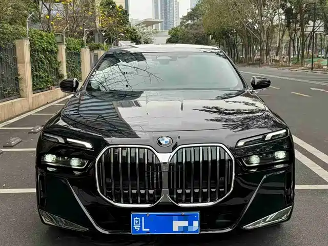 BMW 7 SERIES