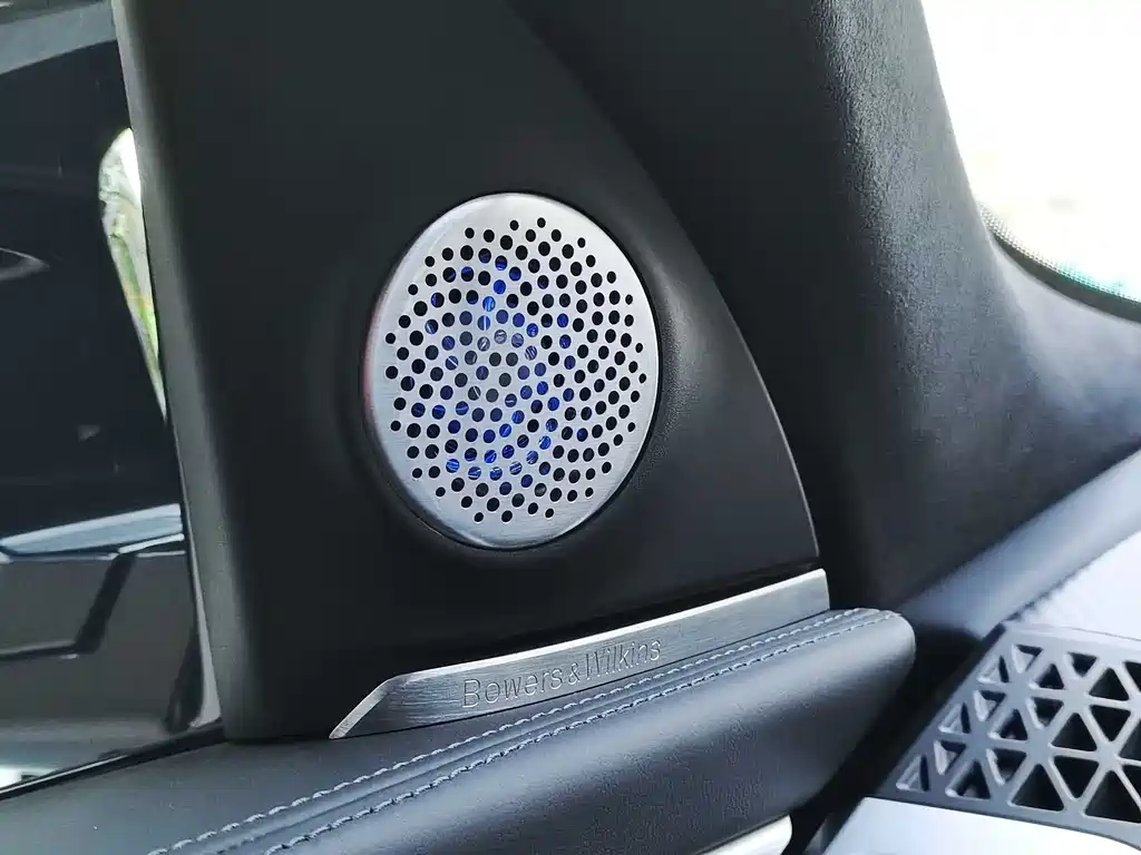 BMW XM — миниатюра 27