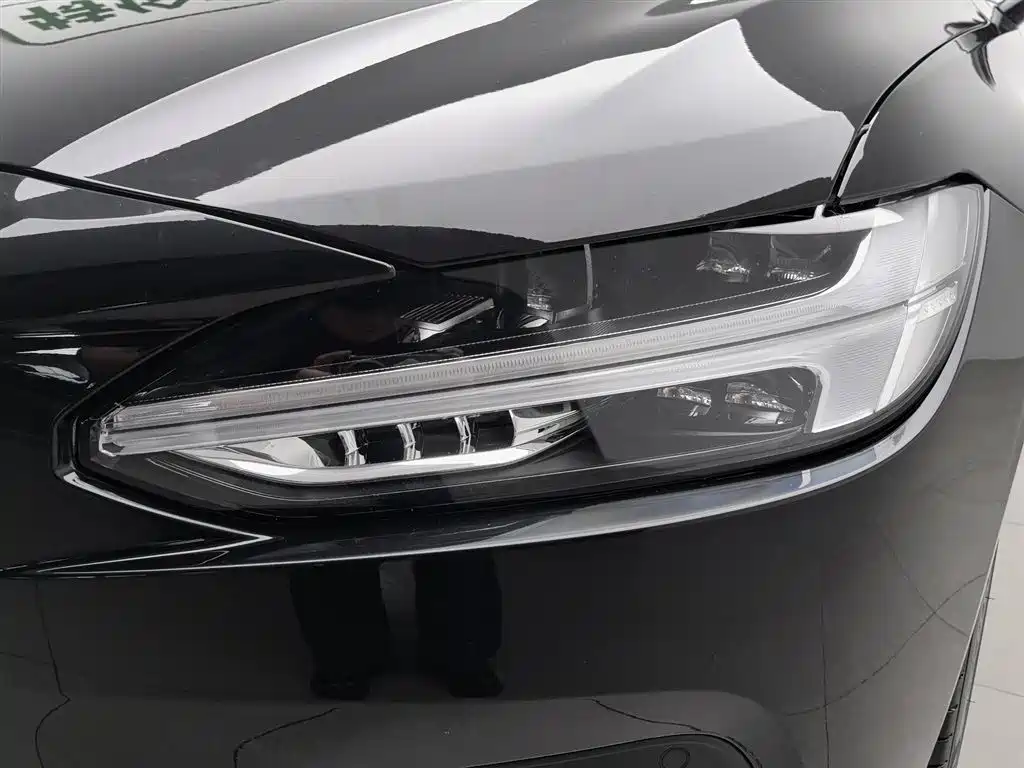 Volvo S90 2023 B5 Luxury