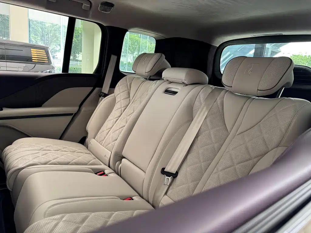 Yangwang U8 2026 Luxury