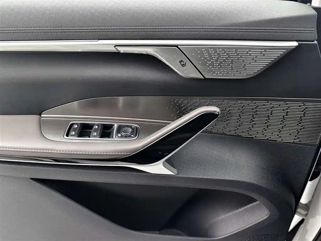 SAIC MAXUS EVERYONE 7