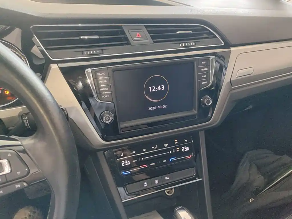 Volkswagen Touran — миниатюра 13