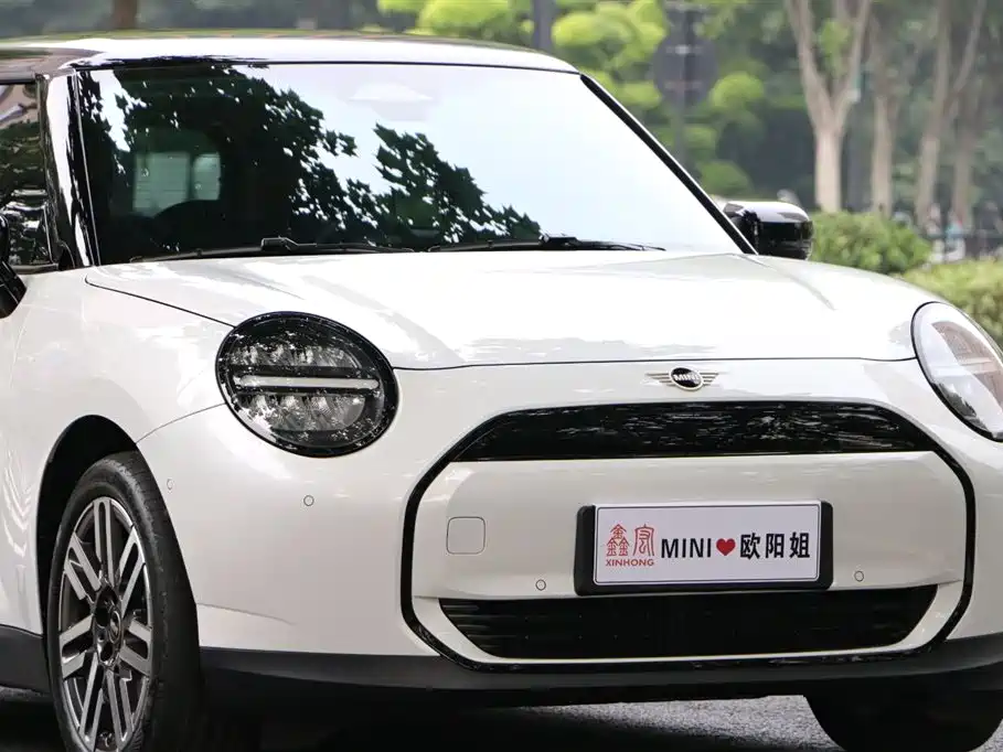 Mini COOPER 2025 456km COOPER E