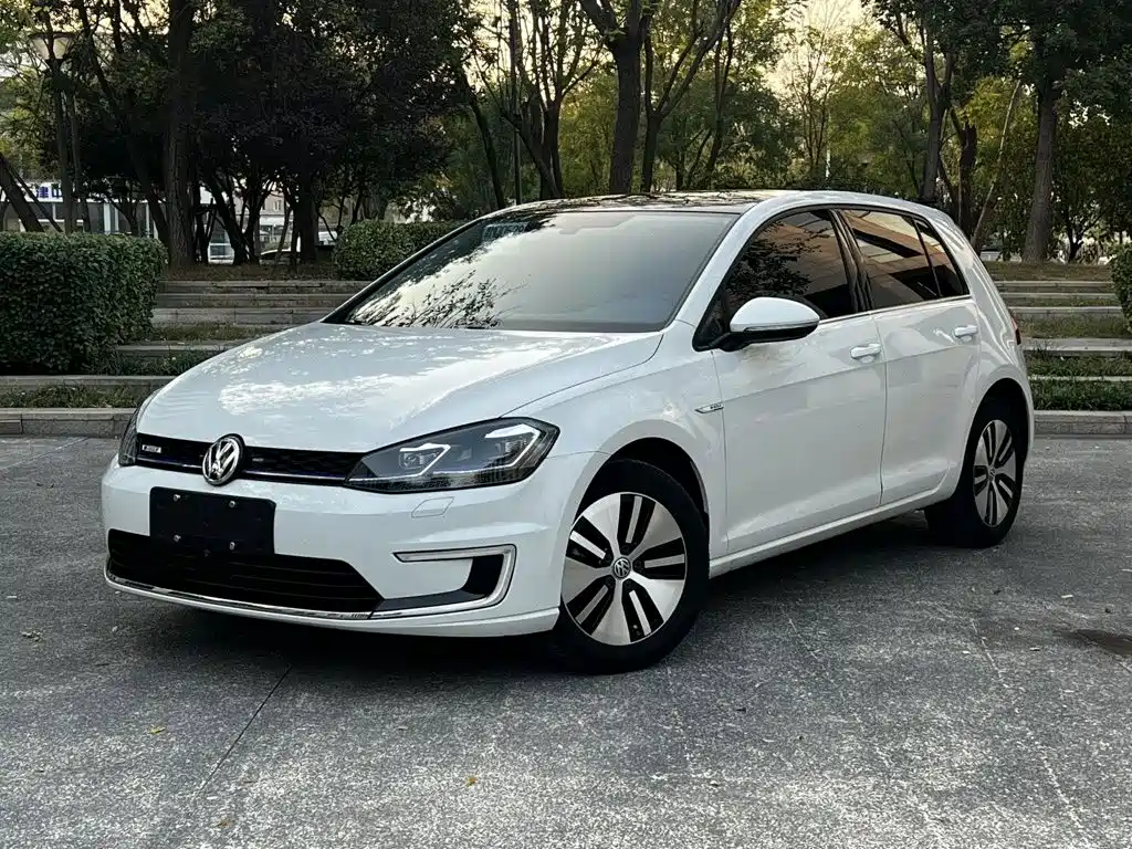 Volkswagen Golf EV