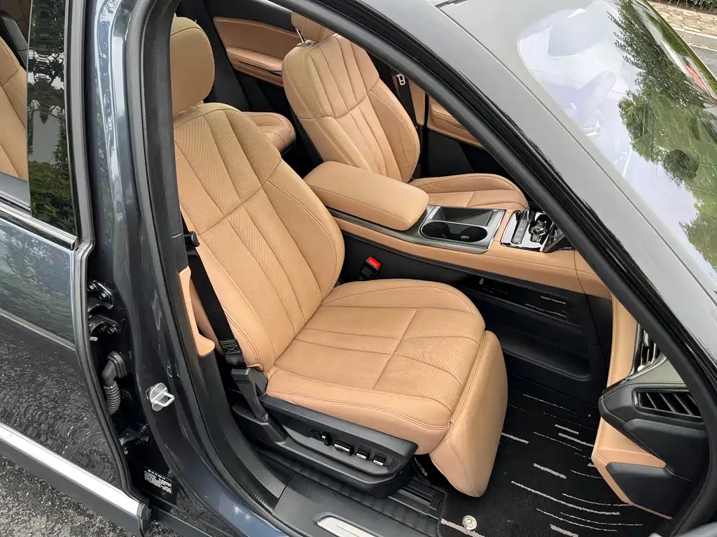 NIO ES8 — миниатюра 21