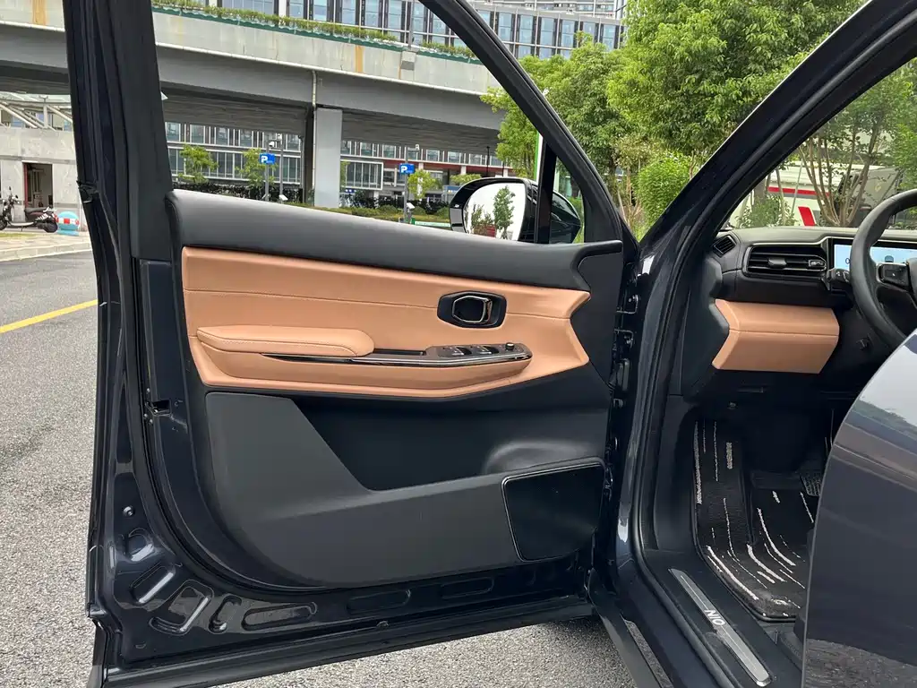 NIO ES8 — миниатюра 12