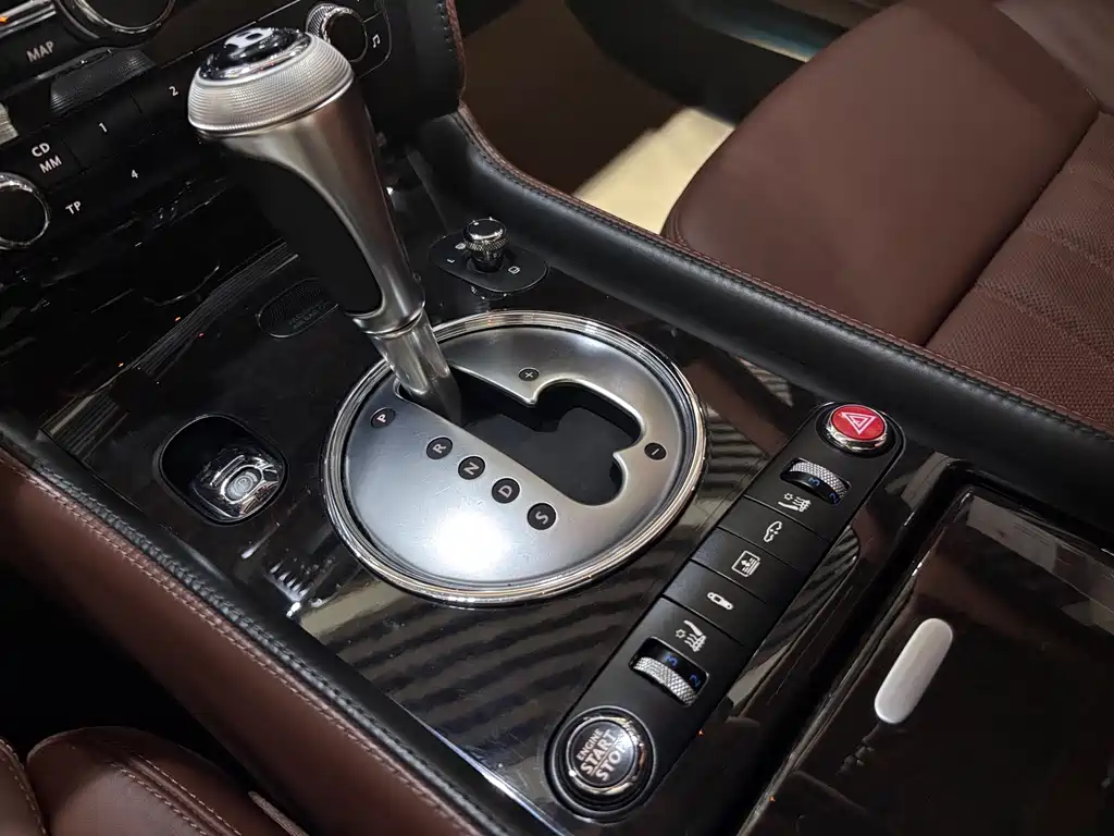 Bentley Flying Spur 2010 6.0T мест