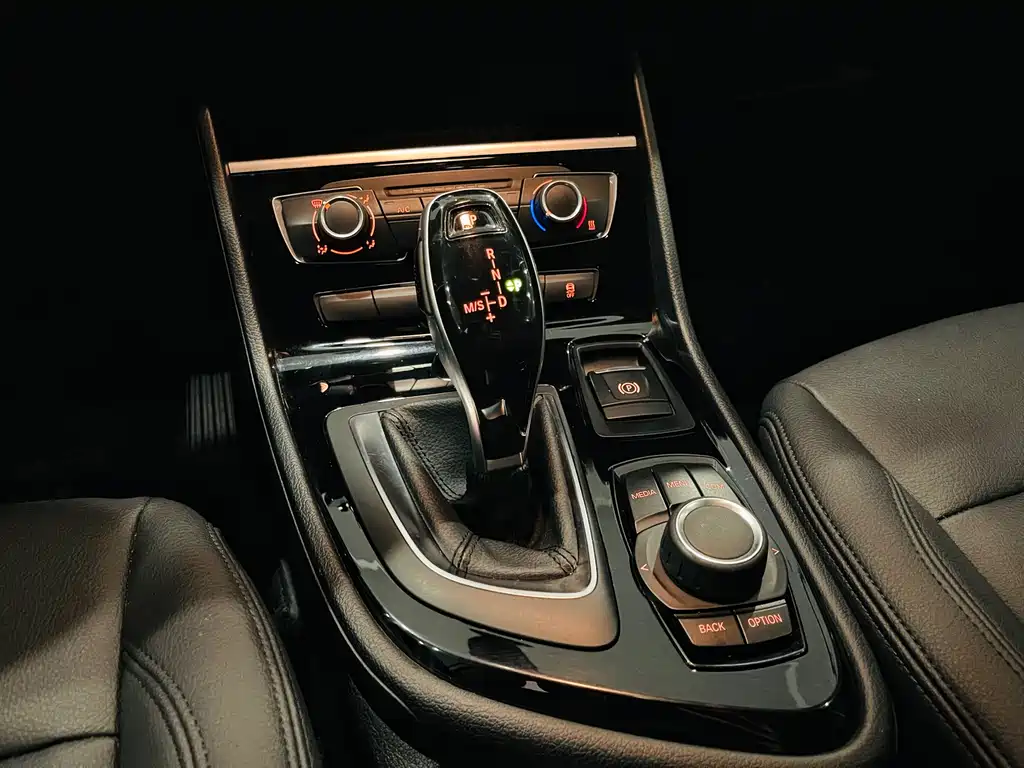 BMW 2 серии 2 2019 220i Lead