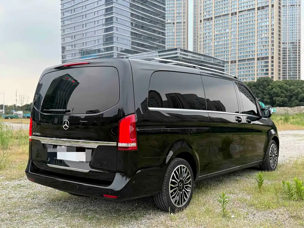 Mercedes-Benz V-Class V 2017 V 260 L Luxury Long Wheelbase