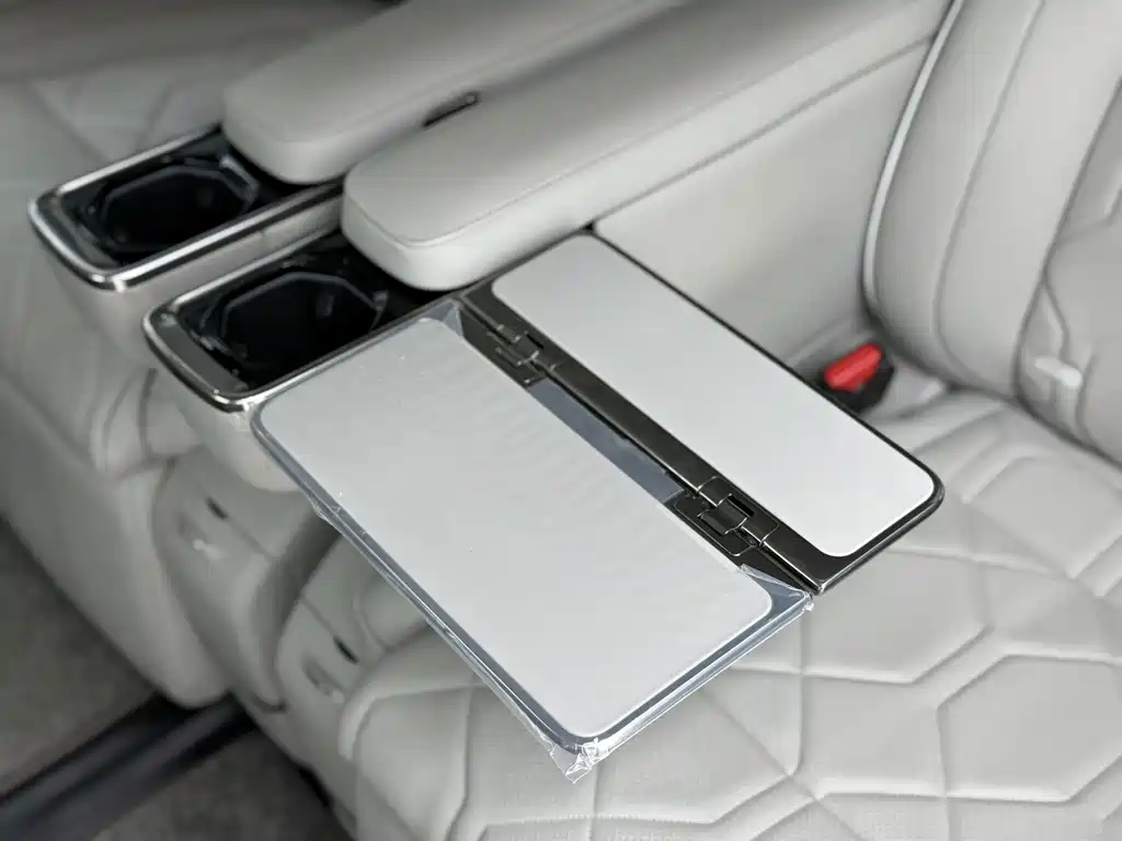 Volvo EM90 — миниатюра 22