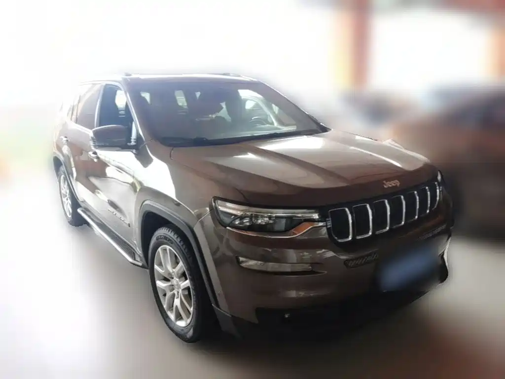 Jeep Commander — миниатюра 7