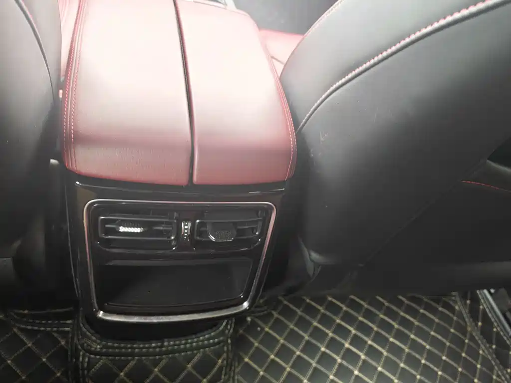 JETOUR X70 PLUS 2021 1.5T DCT 7 мест
