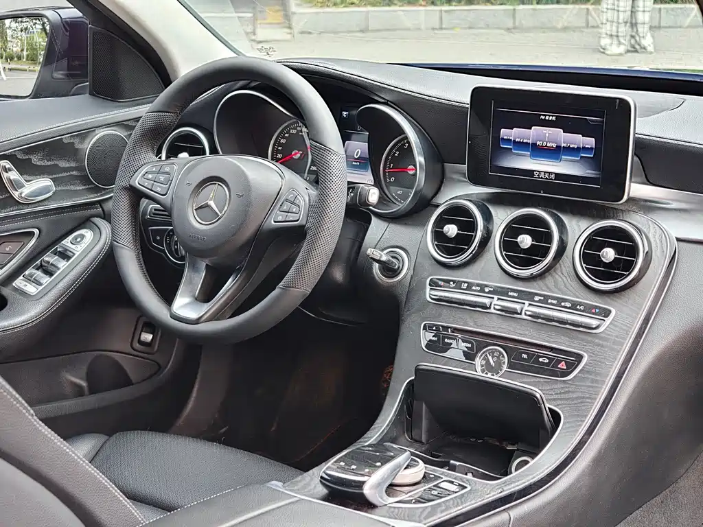 Mercedes-Benz C-Class — миниатюра 13