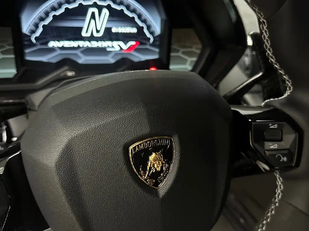 Lamborghini Aventador — миниатюра 4