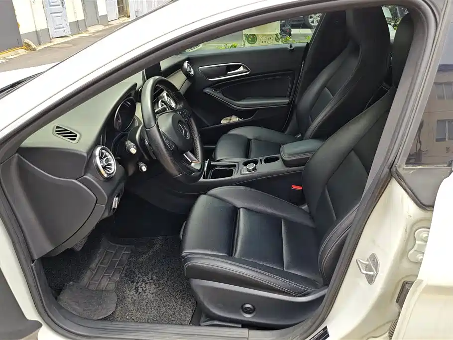 Mercedes-Benz CLA 2016 CLA 200 Fashion