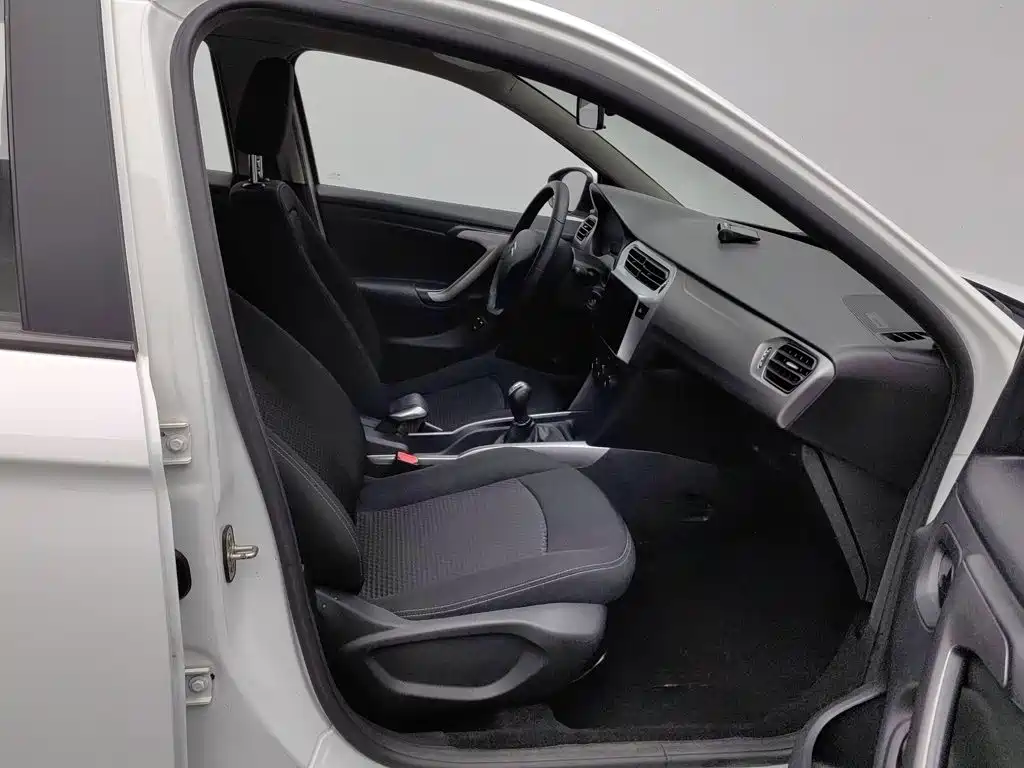 Citroen Elysee — миниатюра 23