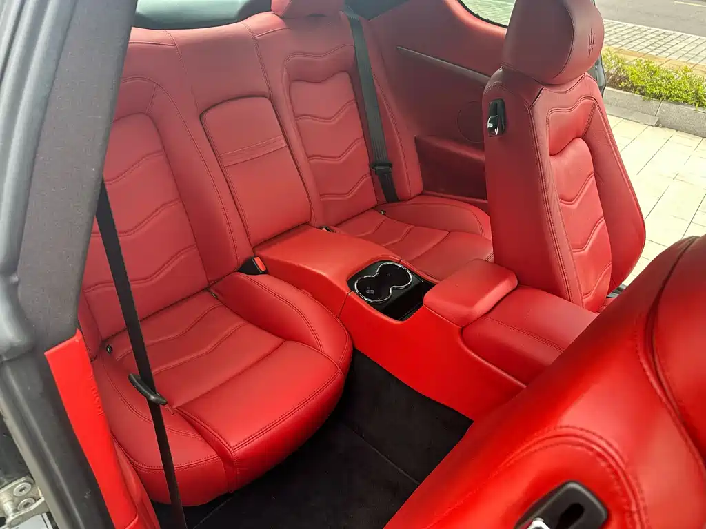 Maserati GranTurismo 2015 4.2L AT
