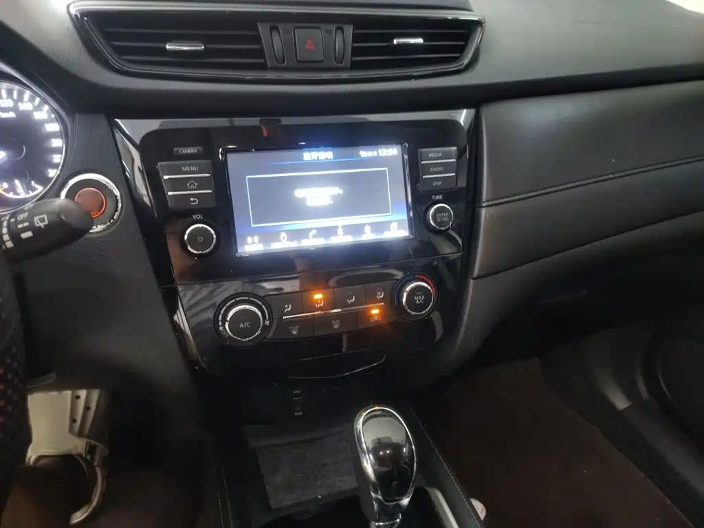 Nissan X-Trail — миниатюра 6