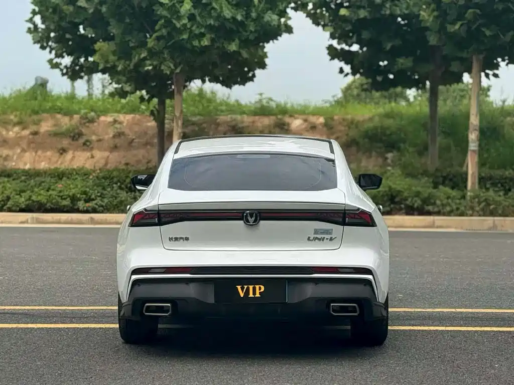 Changan UNI-V 2024 1.5T Luxury Sport