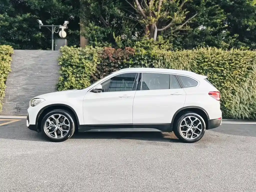 BMW X1 2022 — фото 3