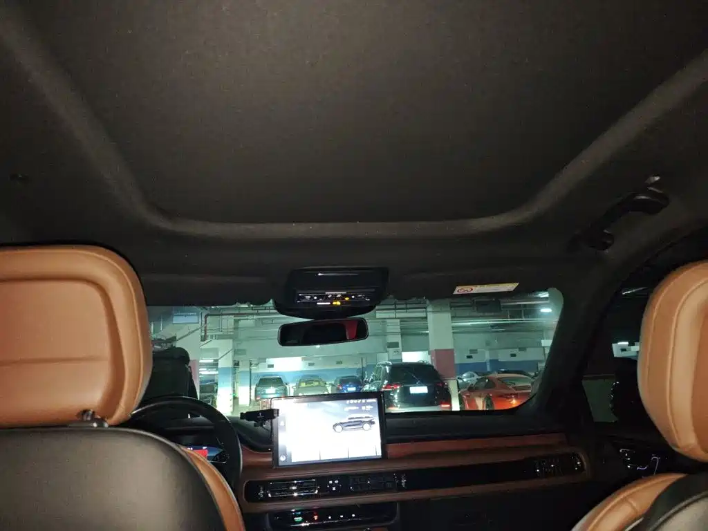 Lincoln Aviator — миниатюра 19