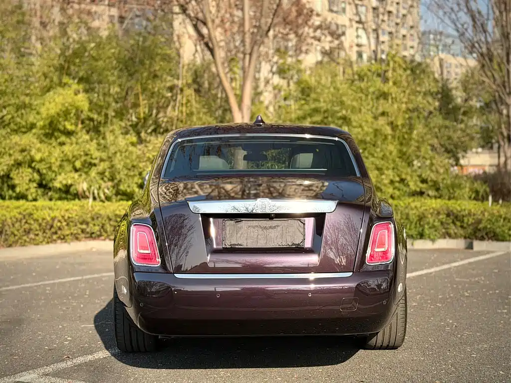 ROLLS-ROYCE PHANTOM