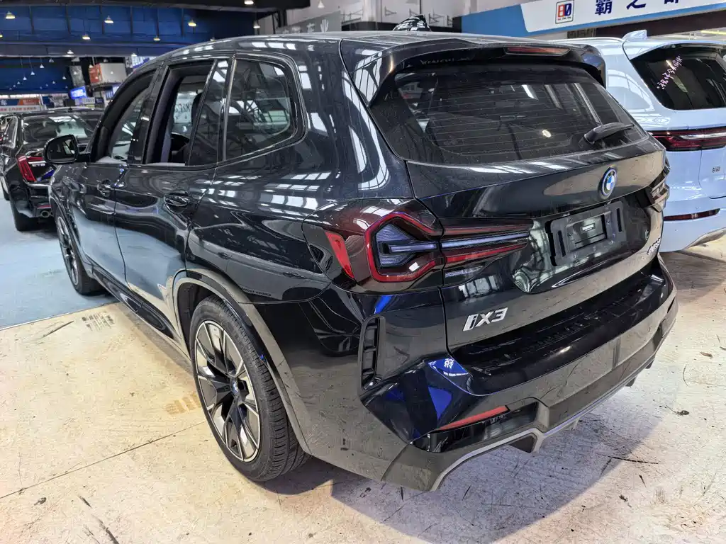 BMW iX3 — миниатюра 7