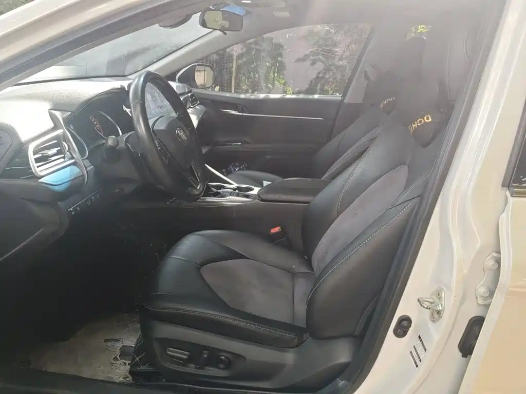 Toyota Camry — миниатюра 8