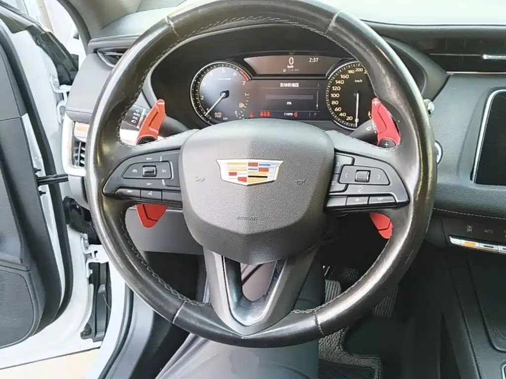 Cadillac XT4 — миниатюра 11