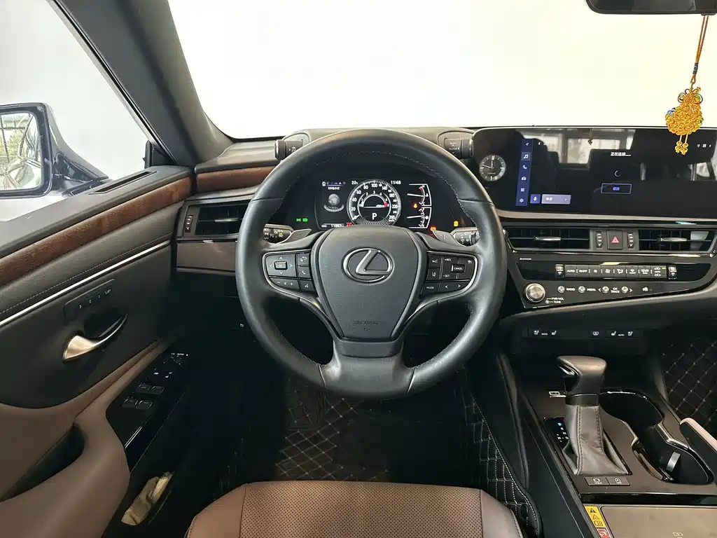 Lexus ES — миниатюра 6