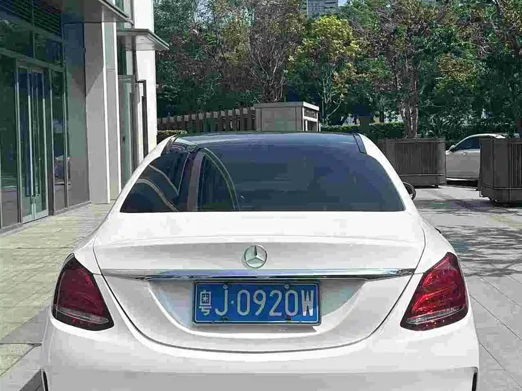 Mercedes-Benz C-Class — миниатюра 4