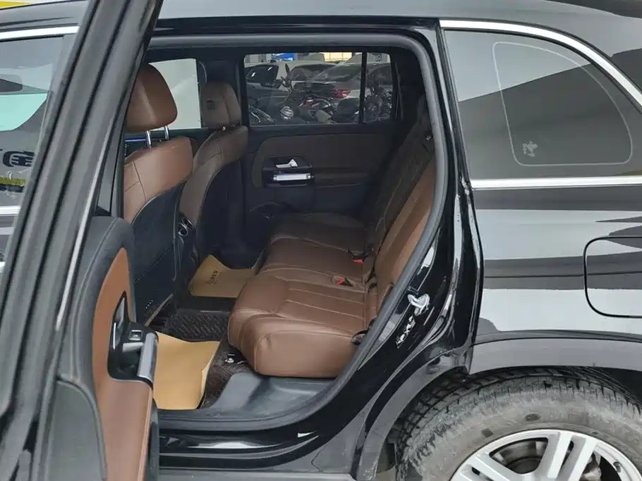 Mercedes-Benz GLB — миниатюра 11