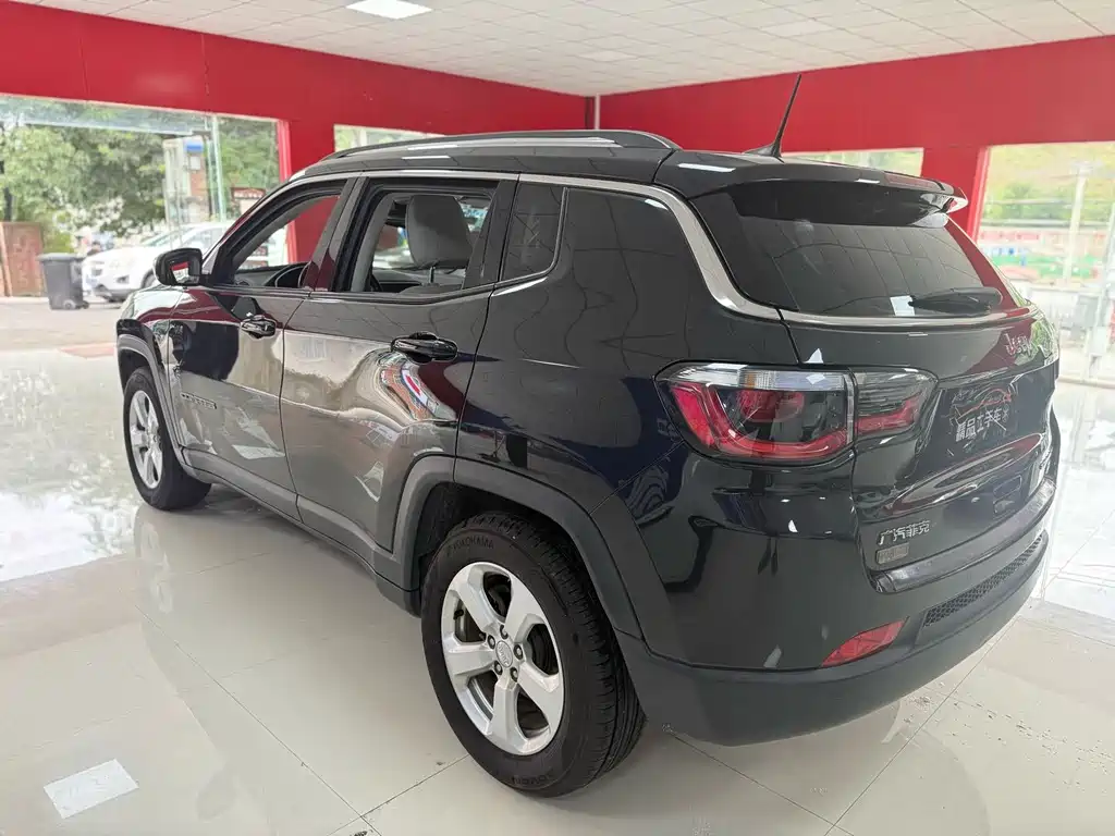 Jeep Compass — миниатюра 8