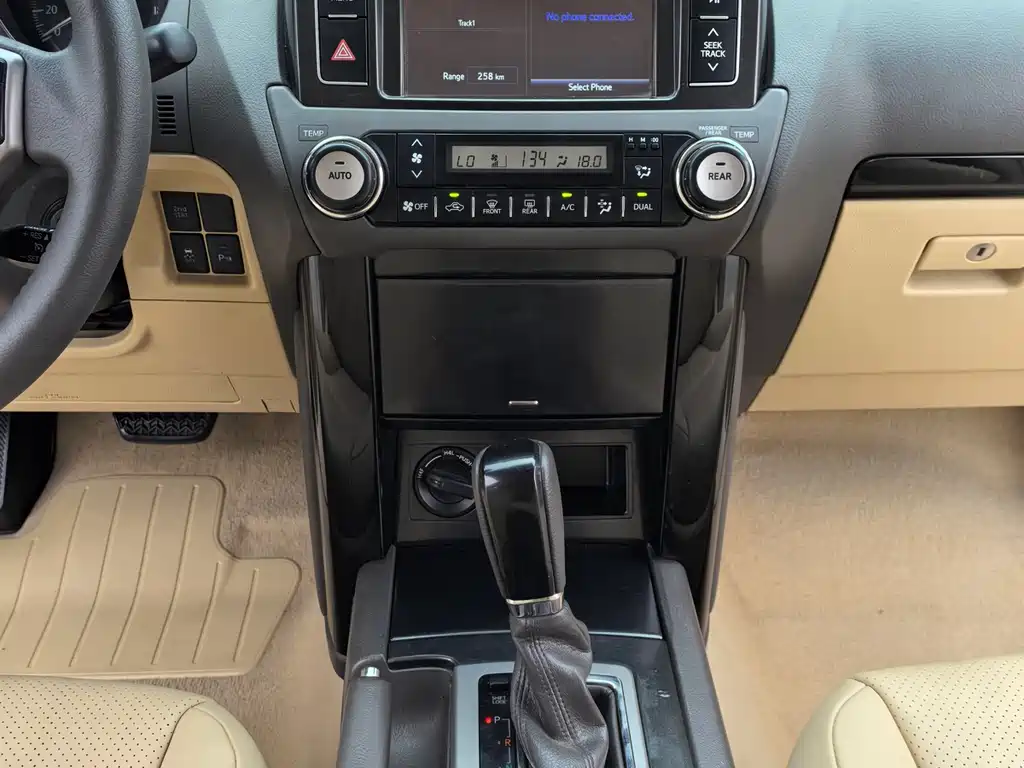 Toyota Land Cruiser Prado 2014 2.7L AT Luxury