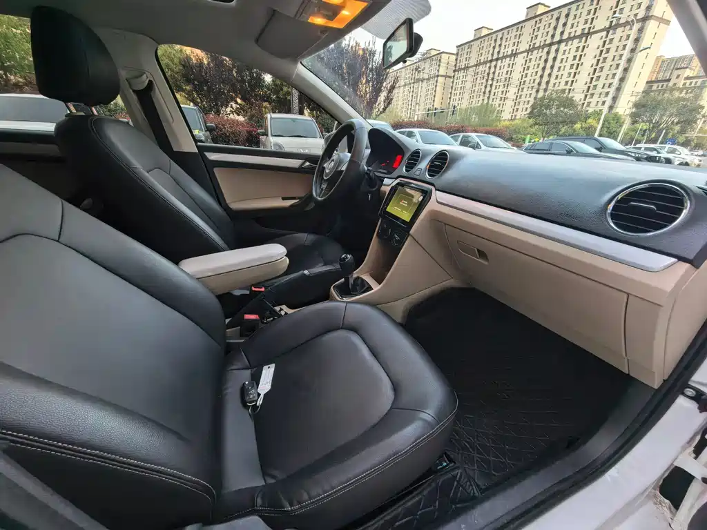 Volkswagen Jetta 2015 1.6L MT Comfort