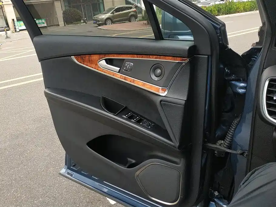 Lincoln Nautilus 2019 2.0T VI