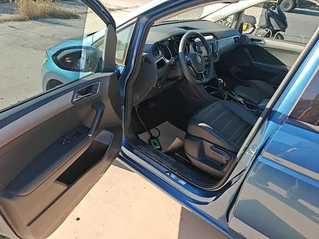 Volkswagen Touran — миниатюра 16