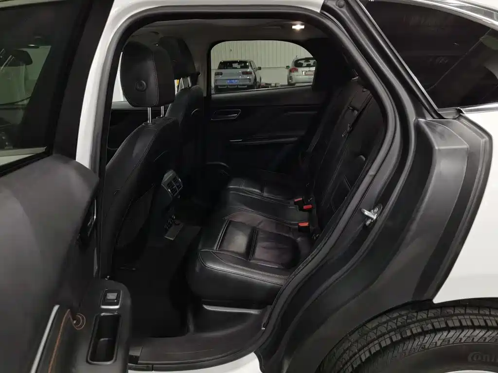 Jaguar F-PACE — миниатюра 15