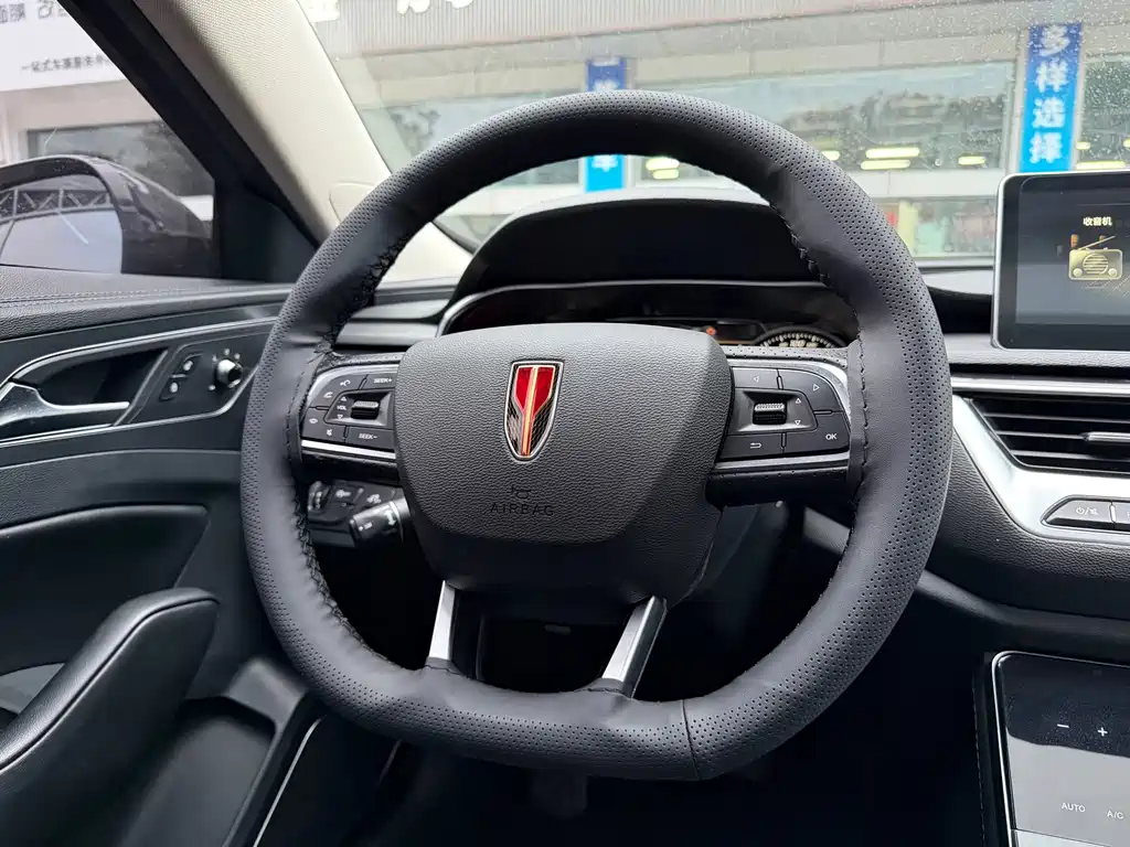 Hongqi Hongqi H5 — миниатюра 10
