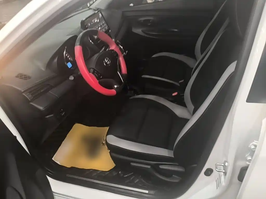 Toyota Yaris L — миниатюра 15